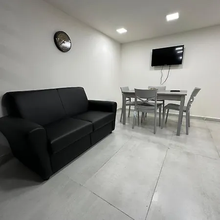 Charly Apartman Nápoly